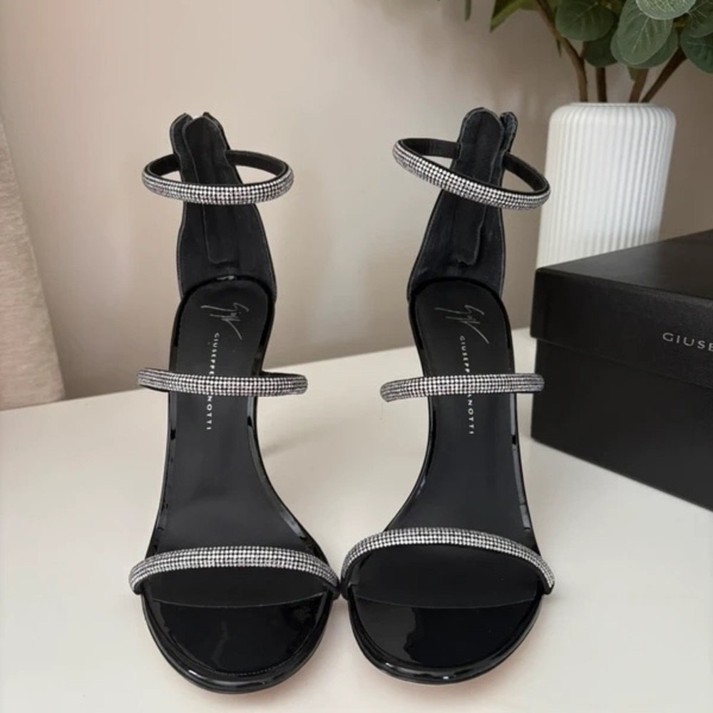 Giuseppe Zanotti Elegant Black Heels with Glittering Silver Accents